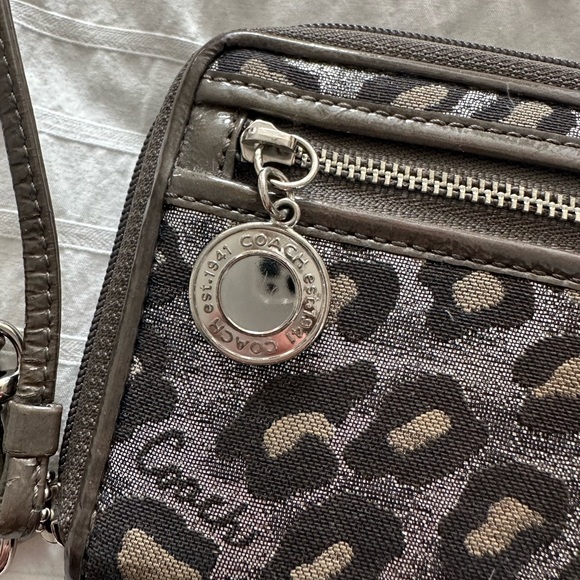 Coach silver leopard print wristlet/wallet - Picture 7 of 12